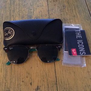 Brand New Rayban Woman’s Clubmaster in Green